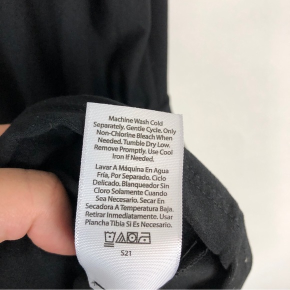 Terra & Sky Black Sleeveless Shorts Romper with Pockets - Picture 10 of 10